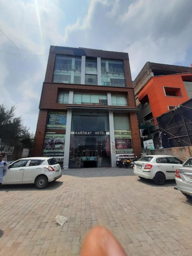 Kartikay Hotel Hisār Esterno foto