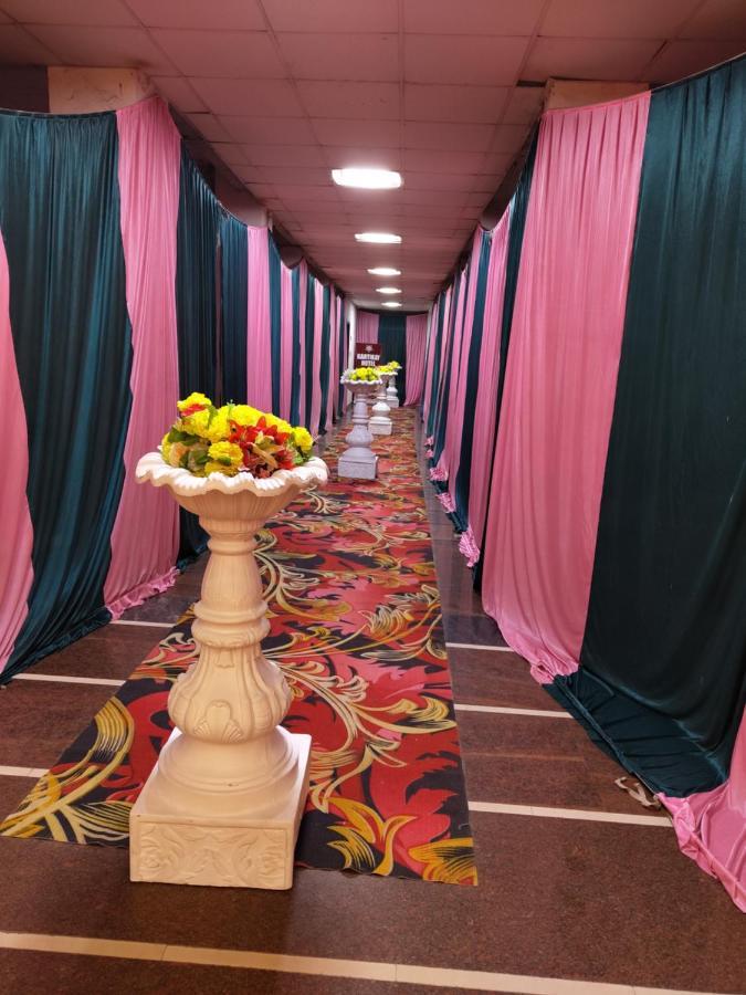 Kartikay Hotel Hisār Esterno foto
