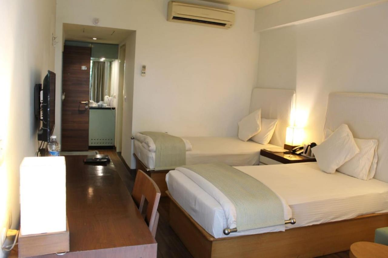 Kartikay Hotel Hisār Esterno foto