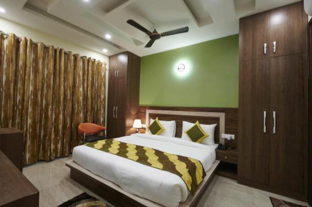 Kartikay Hotel Hisār Esterno foto