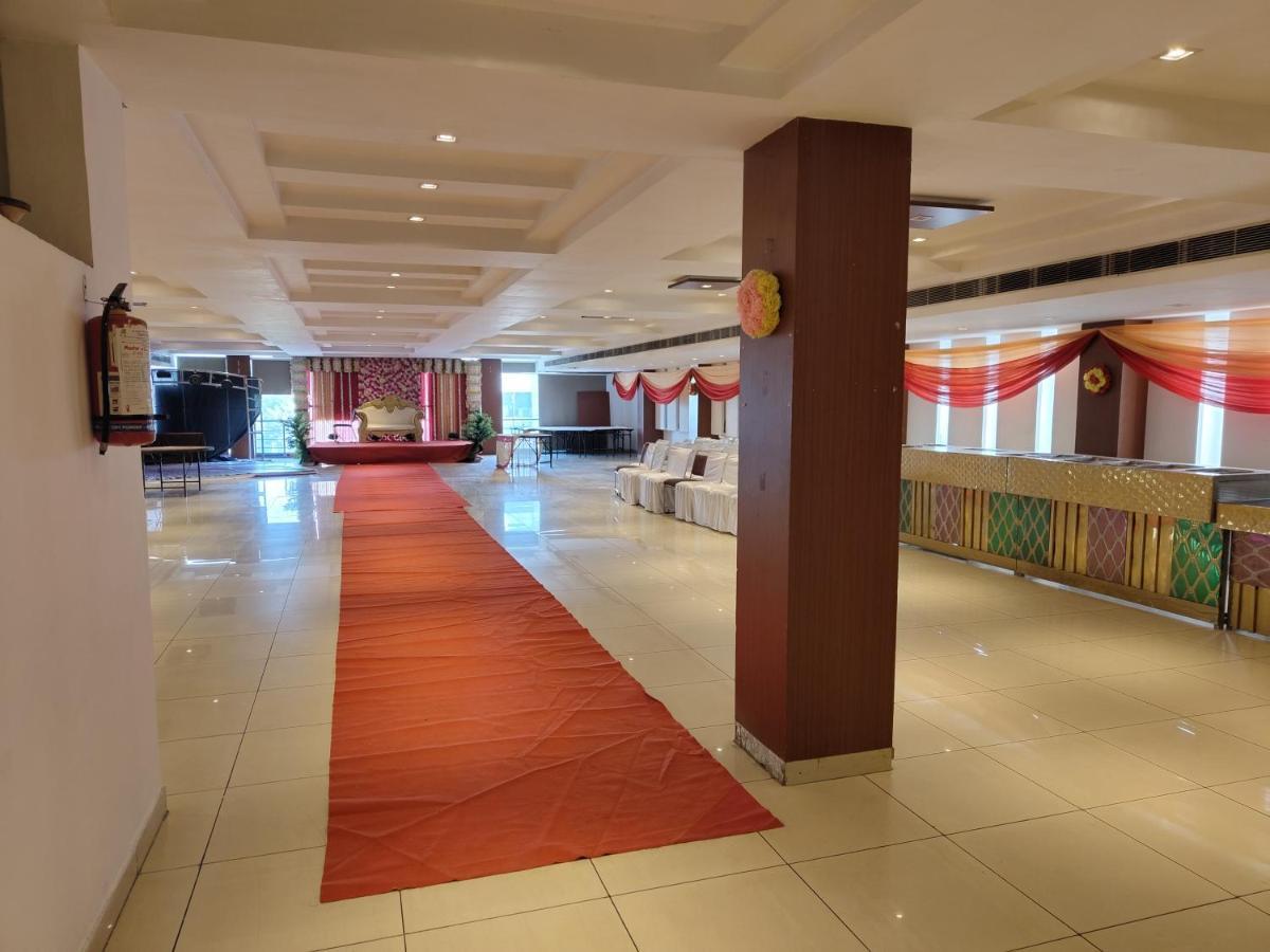 Kartikay Hotel Hisār Esterno foto