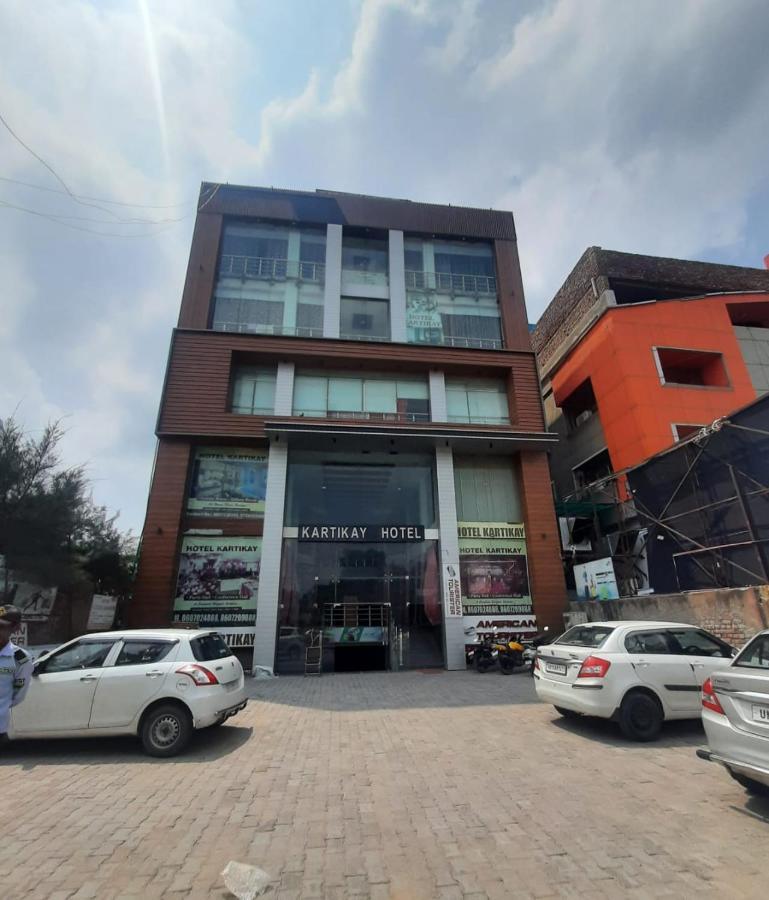 Kartikay Hotel Hisār Esterno foto