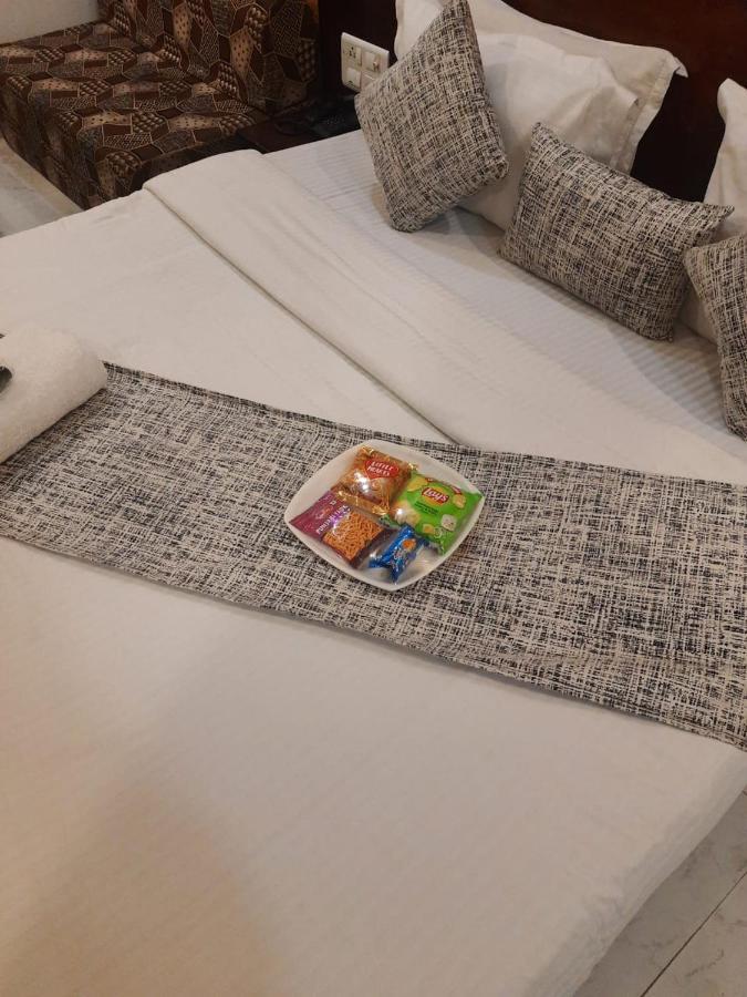 Kartikay Hotel Hisār Esterno foto