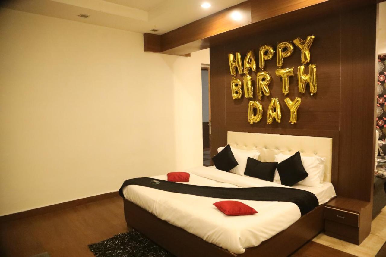 Kartikay Hotel Hisār Esterno foto